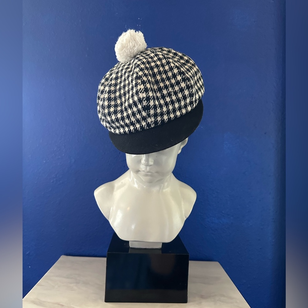 Vintange herringbone cap with pom pom